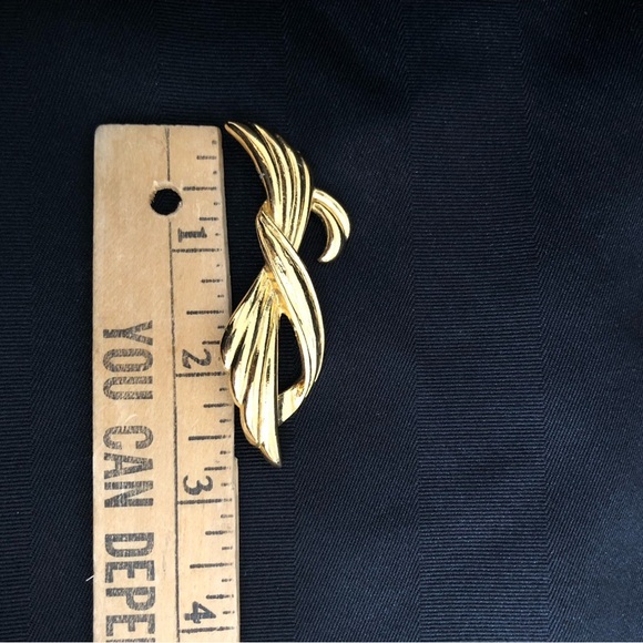 Vtg Gold Tone Abstract Brooch - Picture 6 of 10